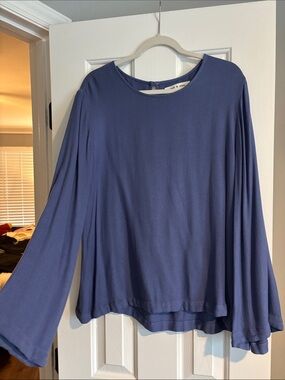 cloth & stone Periwinkle Bell-Sleeve Tunic Top